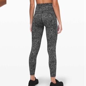 Lululemon Fast and Free Tight II 25" Nulux Leggings
Polar Shift Ice Grey Black